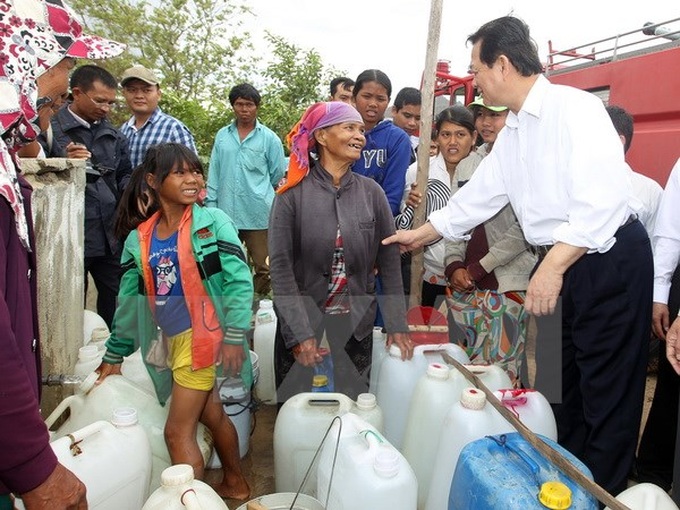 PM pledges more funding for drought measures in Ninh Thuan - 1