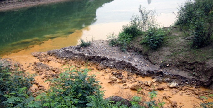 Untreated wastewater muddies Trai River - 4 Untreated wastewater muddies Trai River - 4