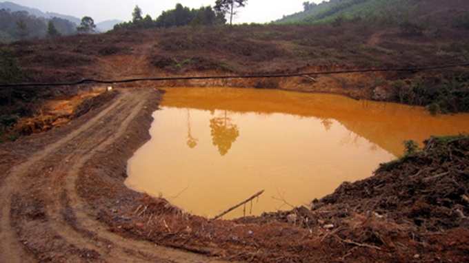 Untreated wastewater muddies Trai River - 3 Untreated wastewater muddies Trai River - 3