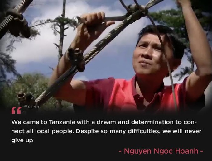 Vietnamese people help build telecommunication service in Africa - 2