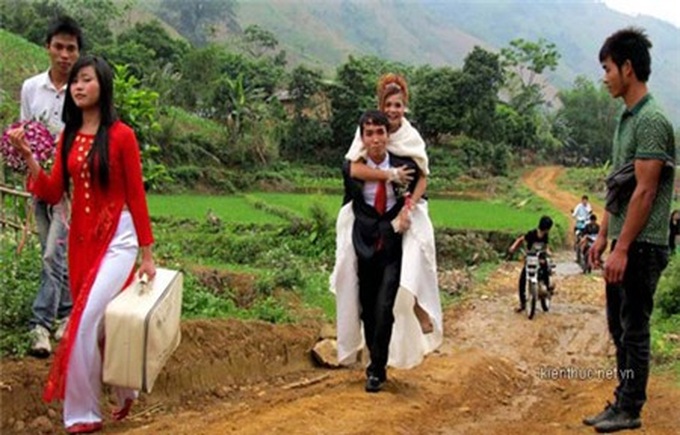 Strange weddings in Vietnam this year - 4 Strange weddings in Vietnam this year - 4