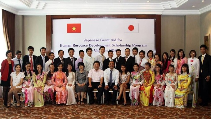 Launch of Japan’s JDS scholarships 2017 for Vietnamese officials - 1