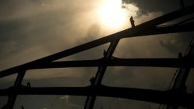 Brazil orders end to night work at tragedy-hit stadium - 1