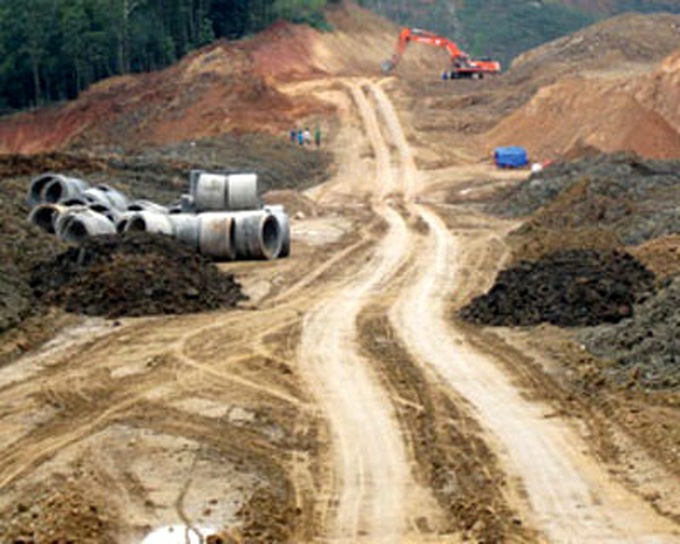 PM urges quicker pace for three highway projects - 1 PM urges quicker pace for three highway projects - 1