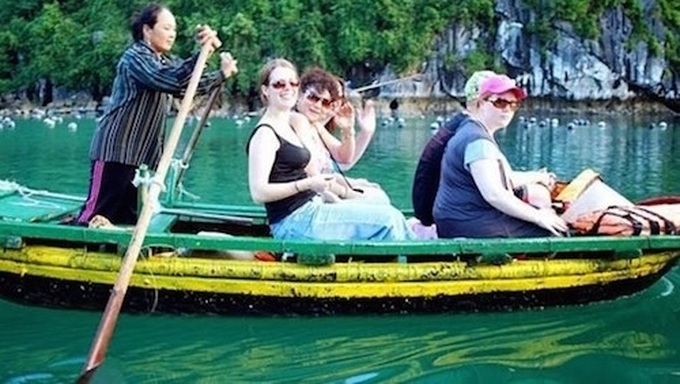 Vietnam welcomes over one million foreign arrivals in April - 1