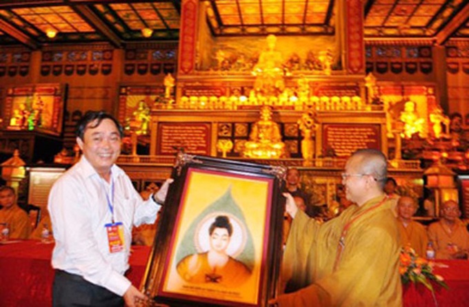 Businessmen seek eternity through pagoda-building - 1 Businessmen seek eternity through pagoda-building - 1