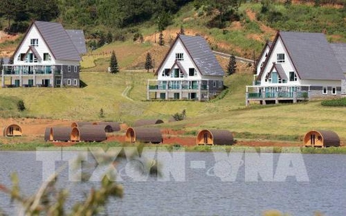 Many houses illegally build by Dalat Lake - 1