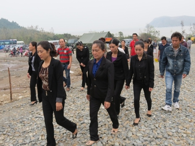 Thousands flock to General Giap’s tomb - 2 Thousands flock to General Giap’s tomb - 2