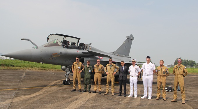 French fighters land for a three-day visit - 1