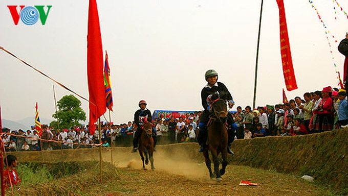 Horse race on Ta Leng Mountain - 2