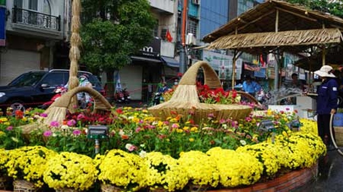 Flower Road opens in HCM City - 7