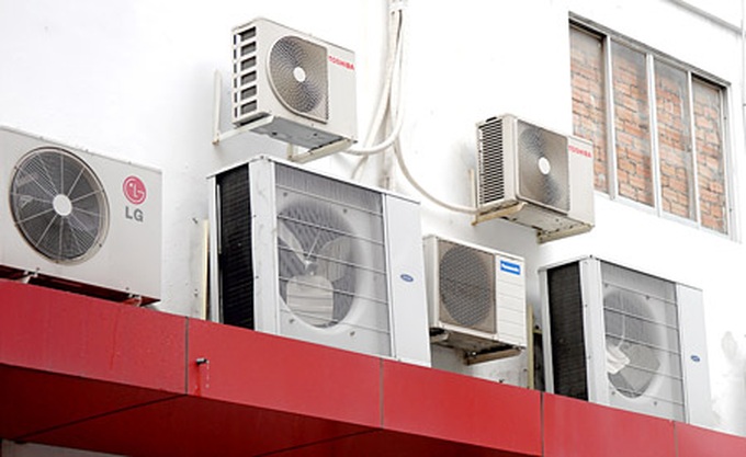 Ministry targets HCFCs - 1 Ministry targets HCFCs - 1