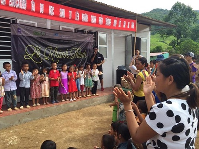 Students build school for poor children - 1