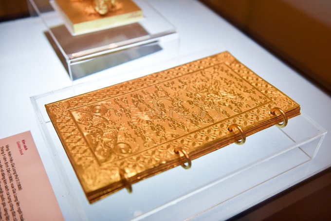 Nguyen Dynasty sword displayed at Hanoi museum - 6 Nguyen Dynasty sword displayed at Hanoi museum - 6