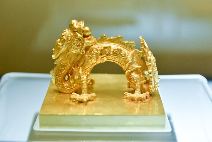 Nguyen Dynasty sword displayed at Hanoi museum - 7 Nguyen Dynasty sword displayed at Hanoi museum - 7