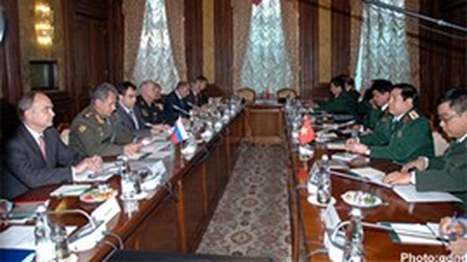 Defence Minister visits Russia - 1