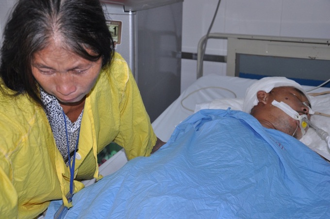 Poor woman needs help to save sons after traffic accidents - 1