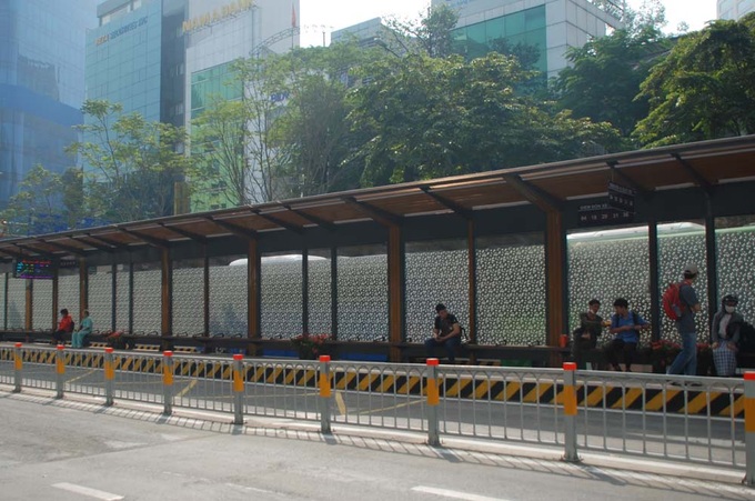 New HCM City bus terminal put into operation - 6