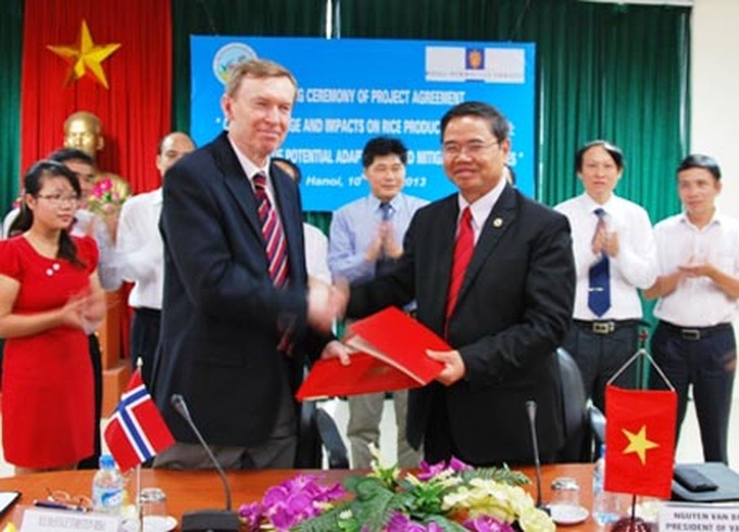 Norway funds climate change impact curbs - 1 Norway funds climate change impact curbs - 1