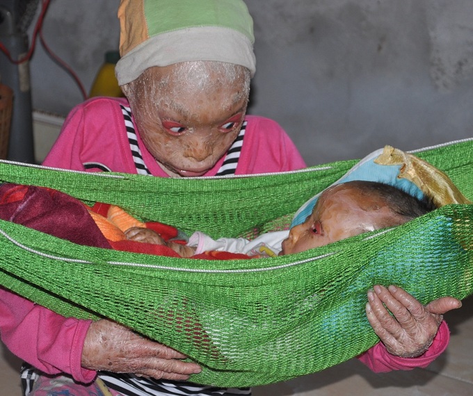 Couple calls for help for their “ghost” children - 2