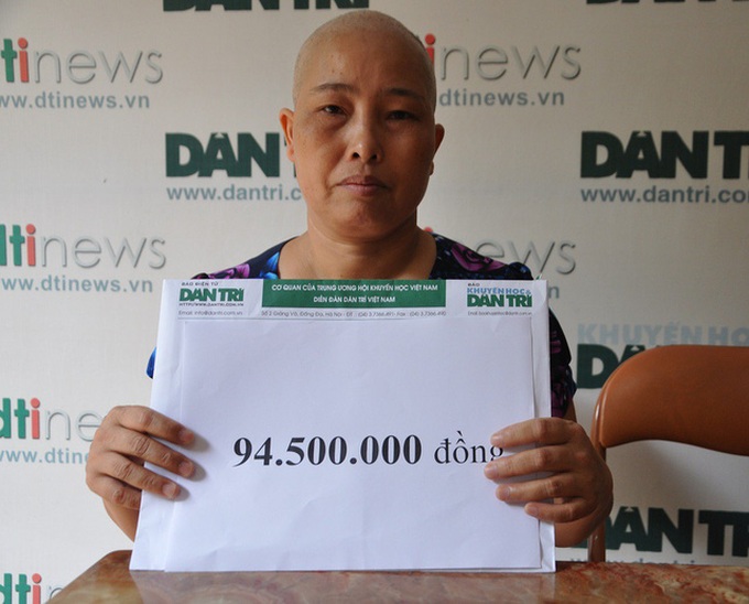Over VND94m donated to sick widow - 1 Over VND94m donated to sick widow - 1