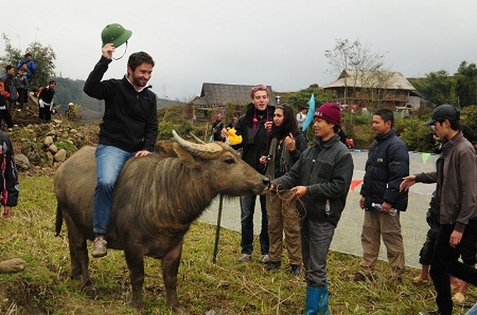 Sapa people offer a banquet of spring festivals - 2