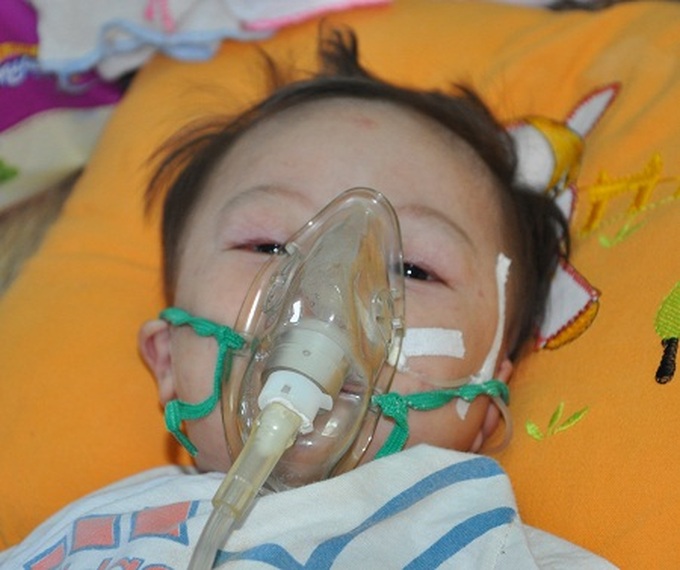 Blind single mother struggles to care for ill son - 2