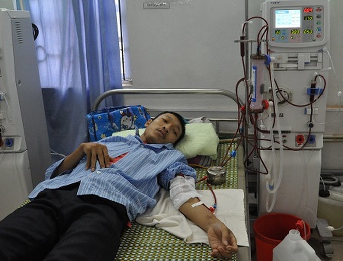 Ephemeral happiness of man with kidney failure - 1