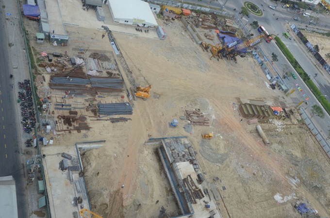 Hotel investor found discharging wastewater onto Danang beach - 1