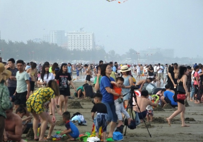 Popular destinations over-crowded during holiday period - 9
