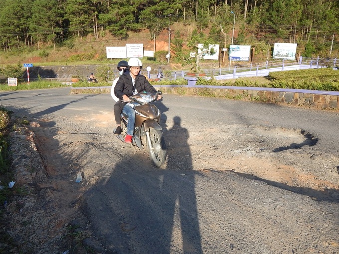Dalat roads suffer erosion - 3