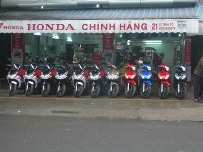 Motorbike market gloomy as customers tighten spending - 1