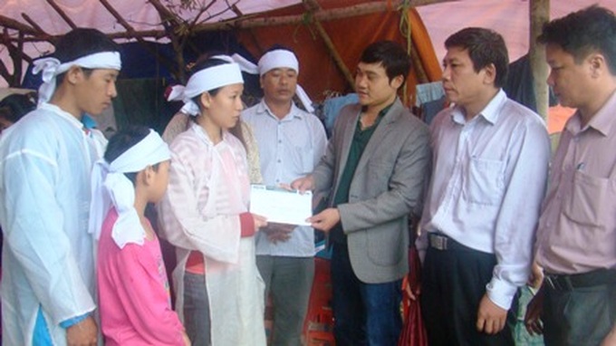 Dantri charity fund aids flood victims - 1