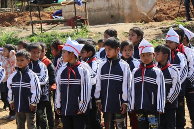 New DTiNews bridge helps students in Ong Tu - 4 New DTiNews bridge helps students in Ong Tu - 4