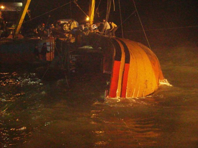 Fishermen missing at sea in bad weather - 1