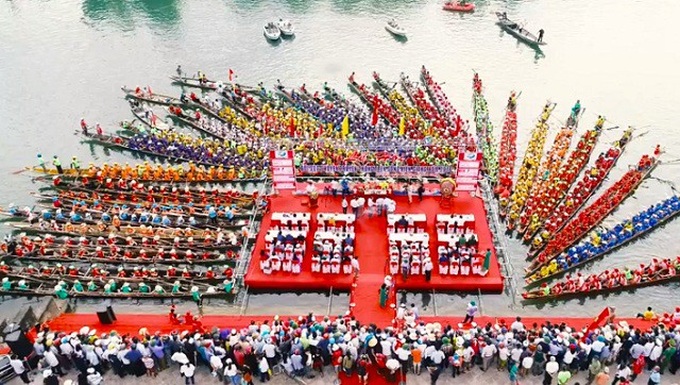 Quang Binh boat race held to celebrate National Day - 1
