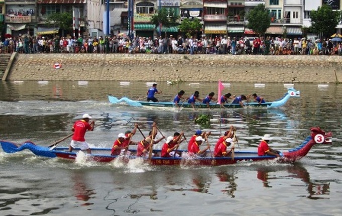 HCM City boat racing competition attracts tens of thousands - 1 HCM City boat racing competition attracts tens of thousands - 1
