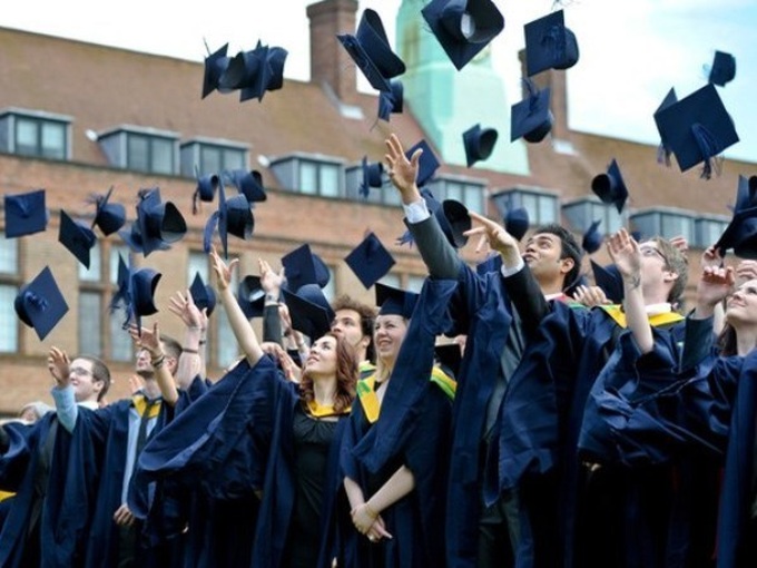 More Australian students to study in Vietnam - 1