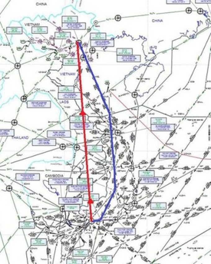 Airliner test new direct route between Hanoi and HCM City - 2
