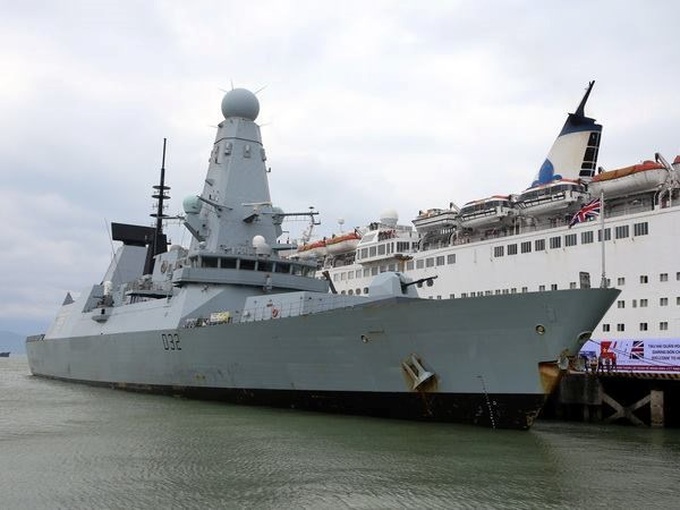 British destroyer visits Da Nang city - 1