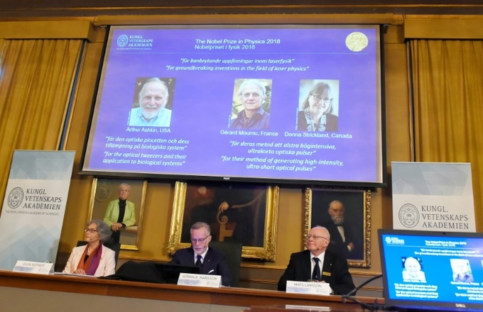 Laser pioneers win Nobel Physics Prize - 1