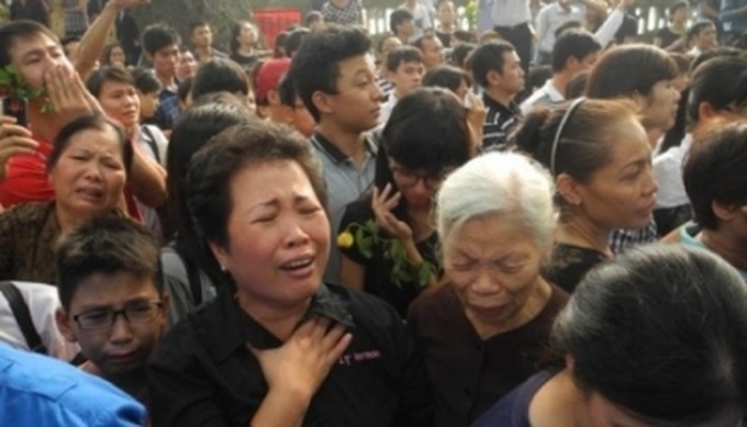 Hanoi bids tearful farewell to General Giap - 1