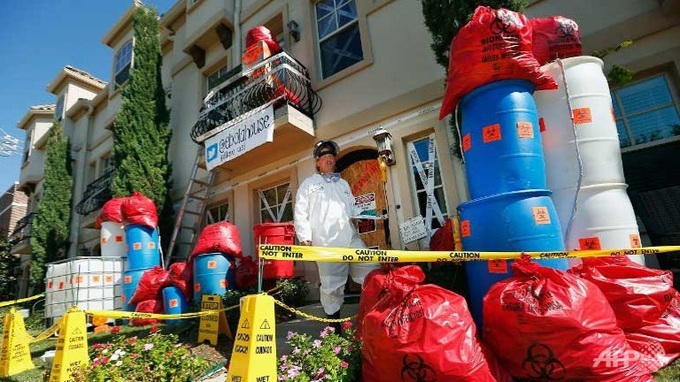 Ebola virus spreads to Halloween outfits - 1