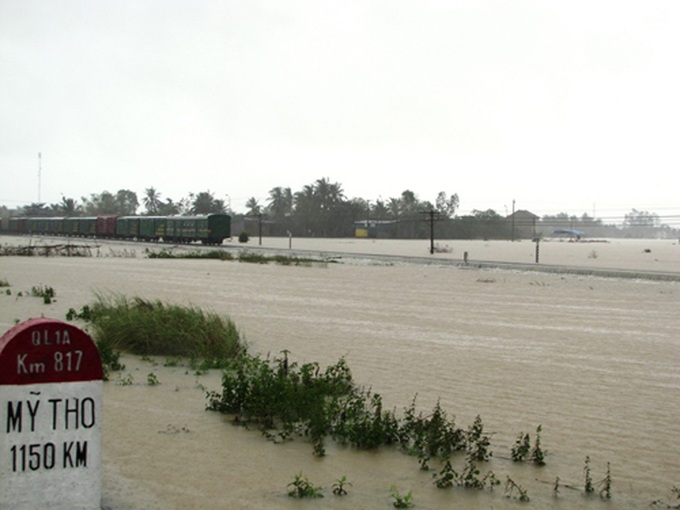 Thua Thien-Hue spends 46 bln on flood damage - 1