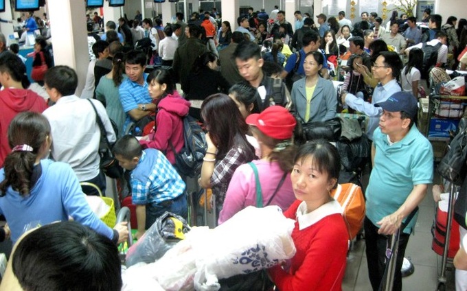 Airports face overload troubles as Tet nears - 1