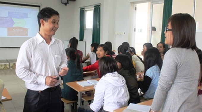English becomes dominant foreign language in Vietnam - 1