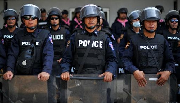Thailand launches operation to reclaim protest sites - 1
