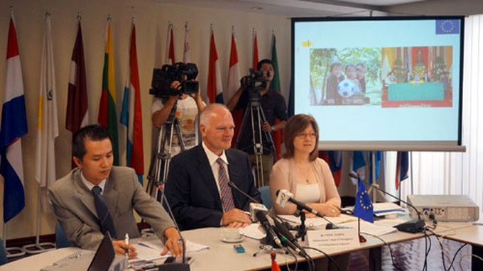 EU pledges nearly US$1 bln in aid for Vietnam - 1 EU pledges nearly US$1 bln in aid for Vietnam - 1