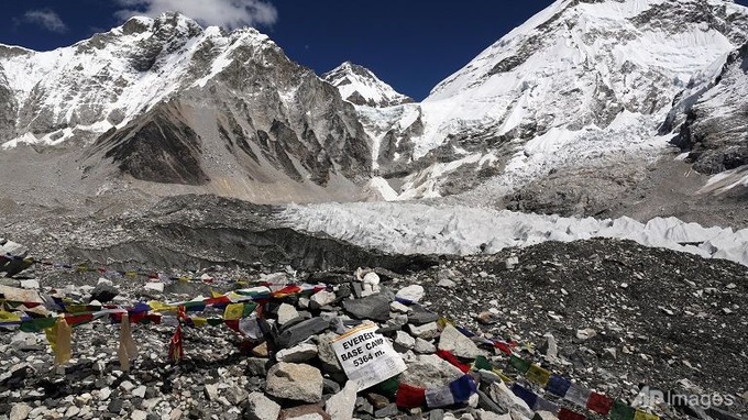 Nepal may ban disabled climbers from Everest - 1
