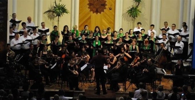 Christmas carols to raise funds for kids - 1